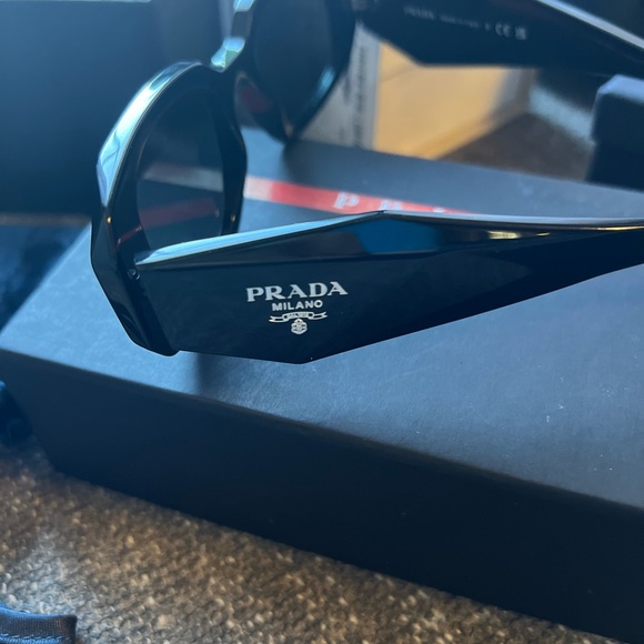SPR17W black gradient Prada sunglasses 49mm - Picture 9 of 9